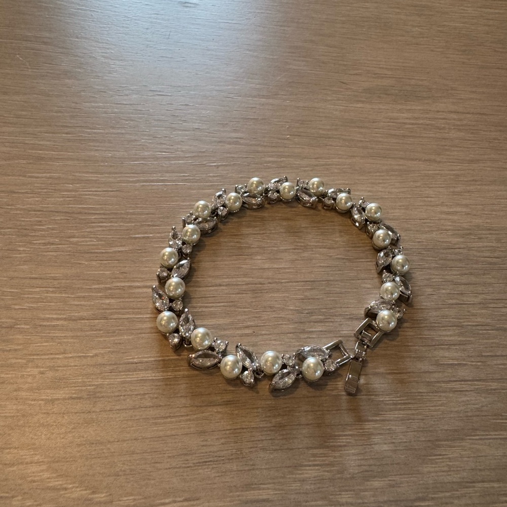 Silver Pearl Bracelet